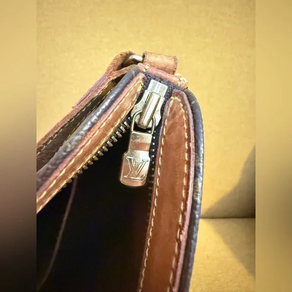 💎✨AUTHENTIC✨💎Louis Vuitton Drouot Shoulder bag - Picture 4 of 16